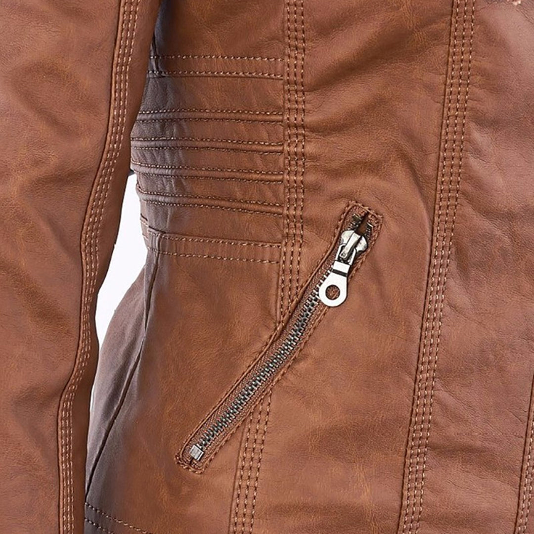 Kamila - La Chaqueta de Cuero con Capucha