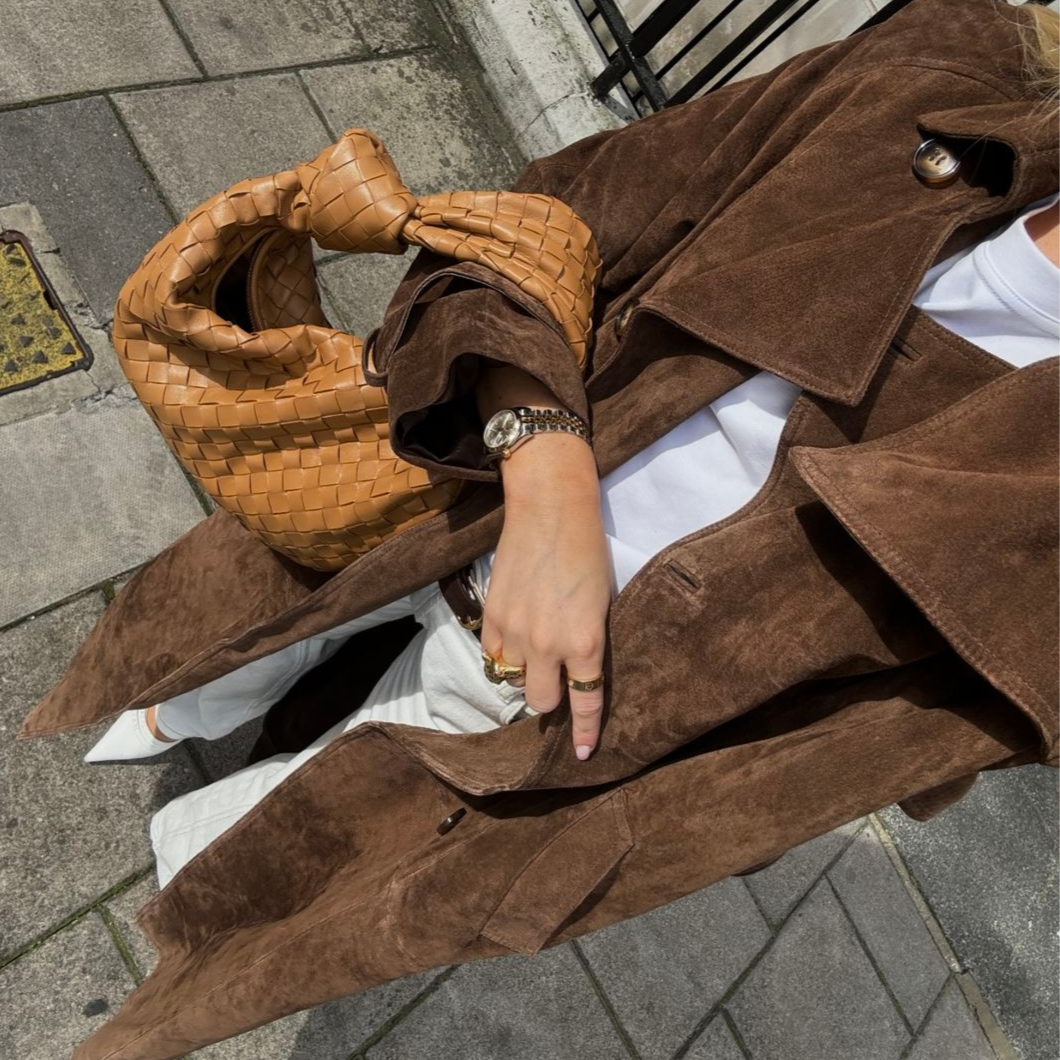 Mika - El Elegante Trenchcoat